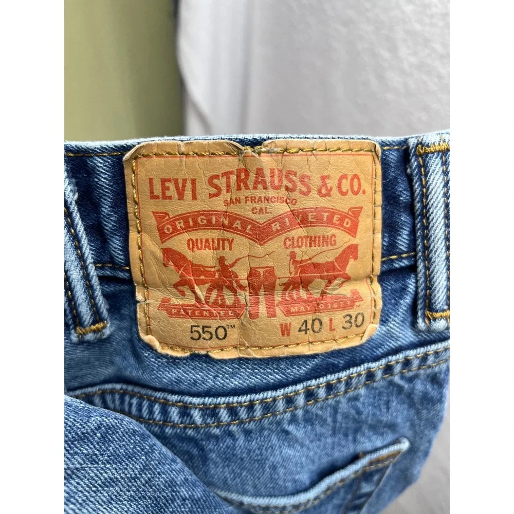 Levis 550 Relaxed Fit‎ Tapered Leg Jeans Mens 40/30 Medium Wash Blue Denim 3199
